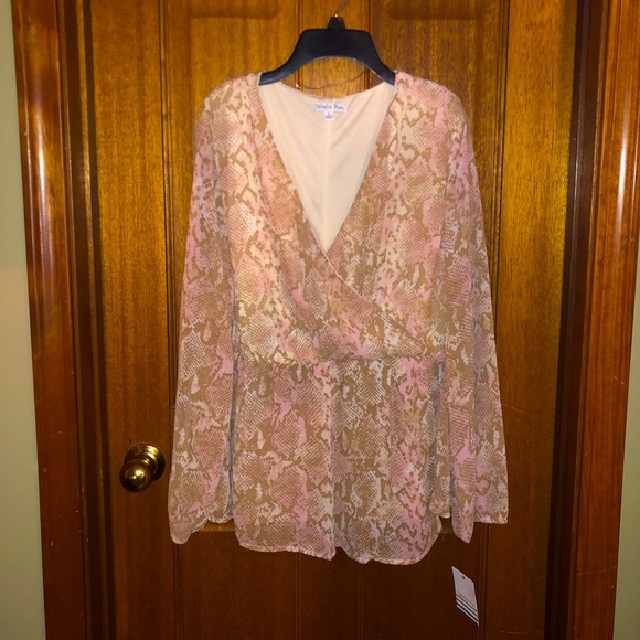 Ophelia Roe Tops - 🌺Womans Ophelia Roe Blouse. Size Large. 🌺